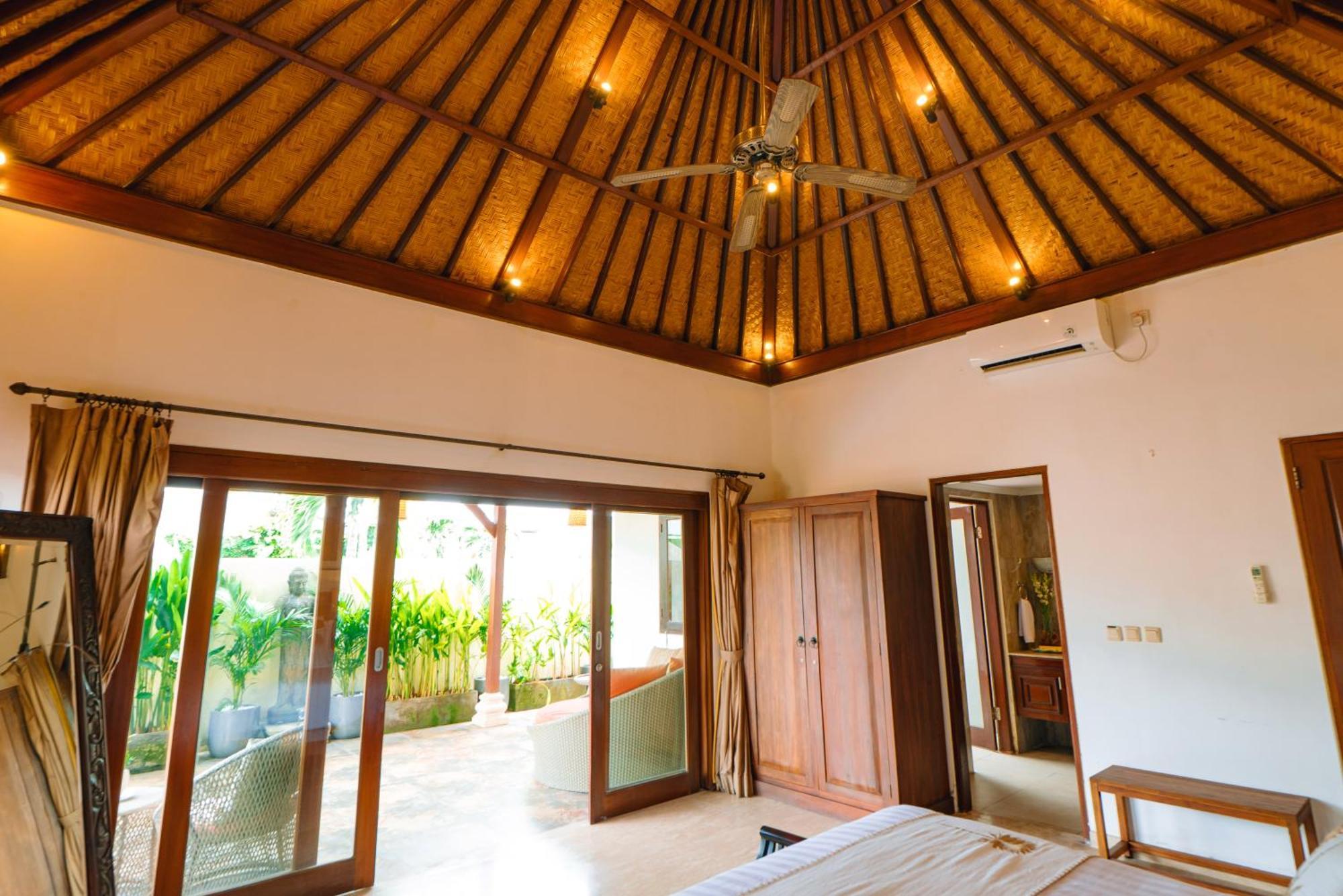Leona Villa Seminyak (Bali)