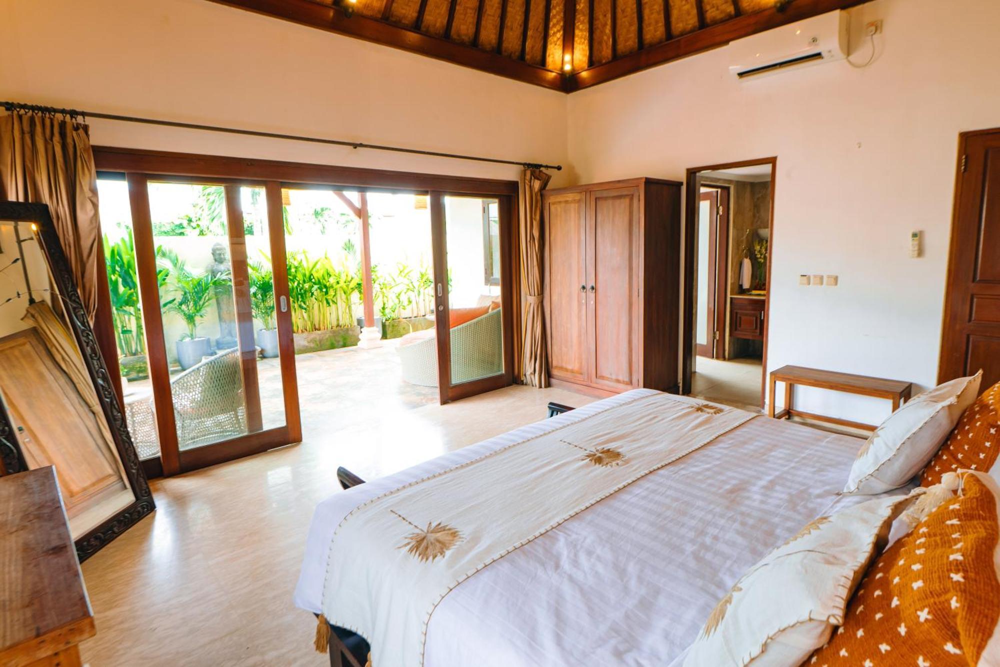 Leona Villa Seminyak (Bali)